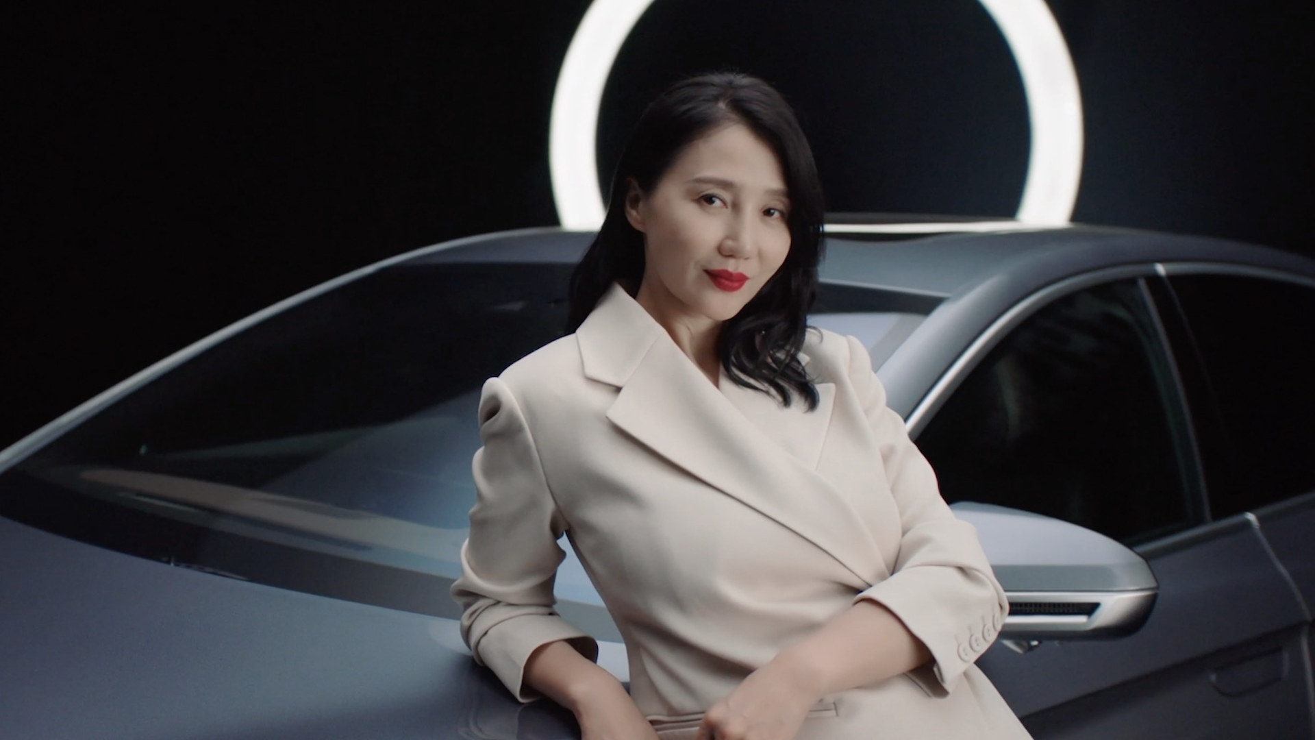 阿朵 | 尊龙时凯人生就是搏木兰荟首位女性挚友，新民族音乐人